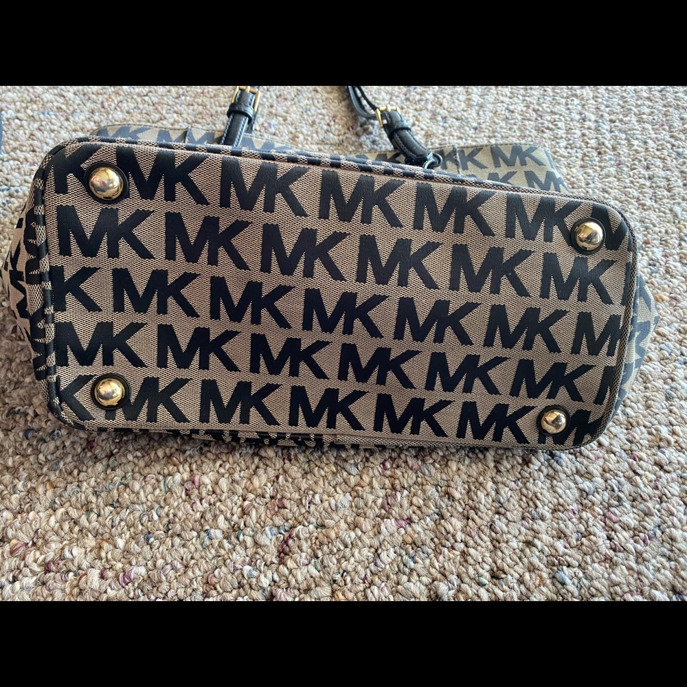 Michael Kors purse / TOTE - Picture 3 of 5